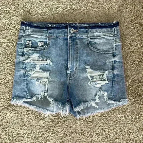 American Eagle Outfitters Pants - American Eagle Super High Rise Shorts Size 4 NEW